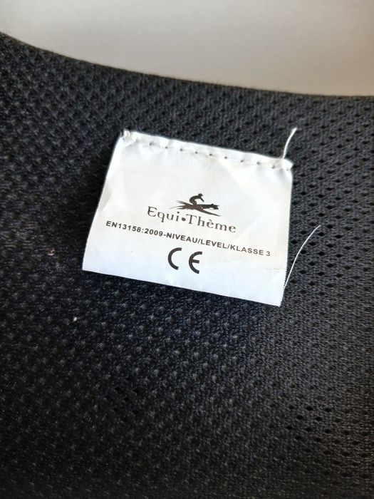 Vesta călărie si accesorii