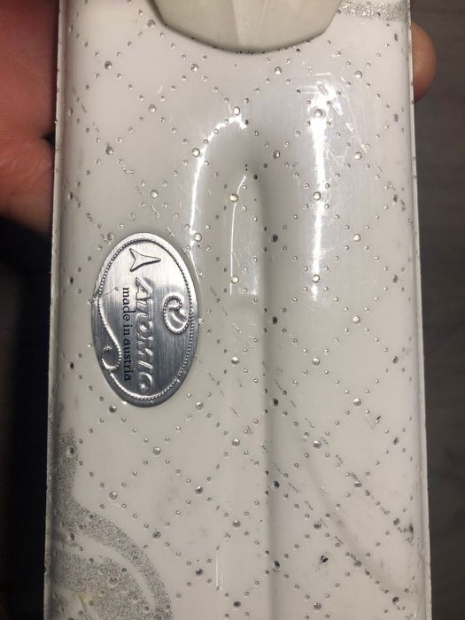 Ски Atomic много запазени