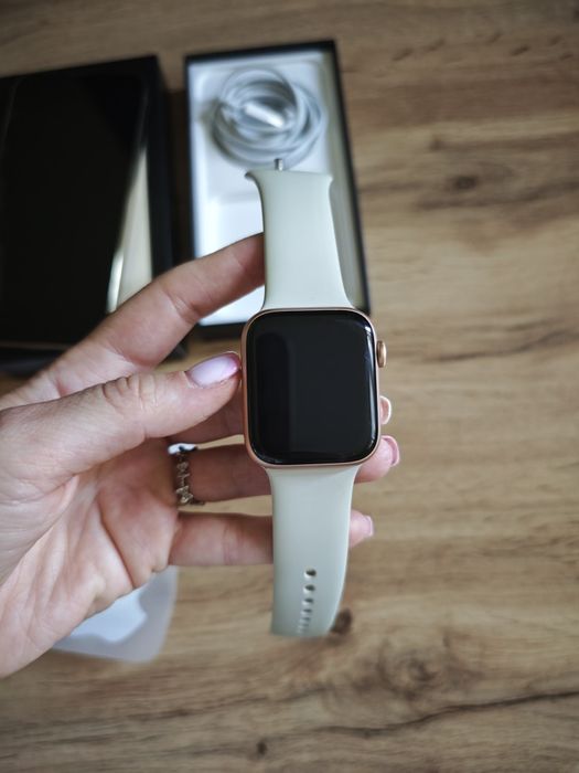 iPhone 13 Pro 128GB Gold + Apple Watch SE 44mm