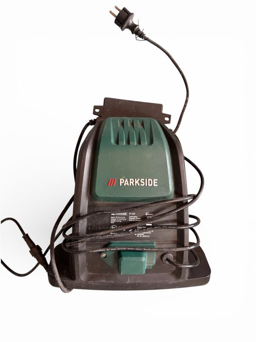 Robot tuns gazon Parkside