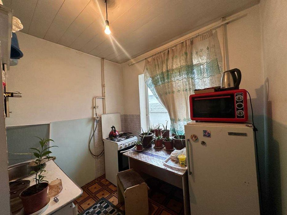 Продаётся 2х комн квартира на 2 этаже Ор-р Крытый рынок Военкомат