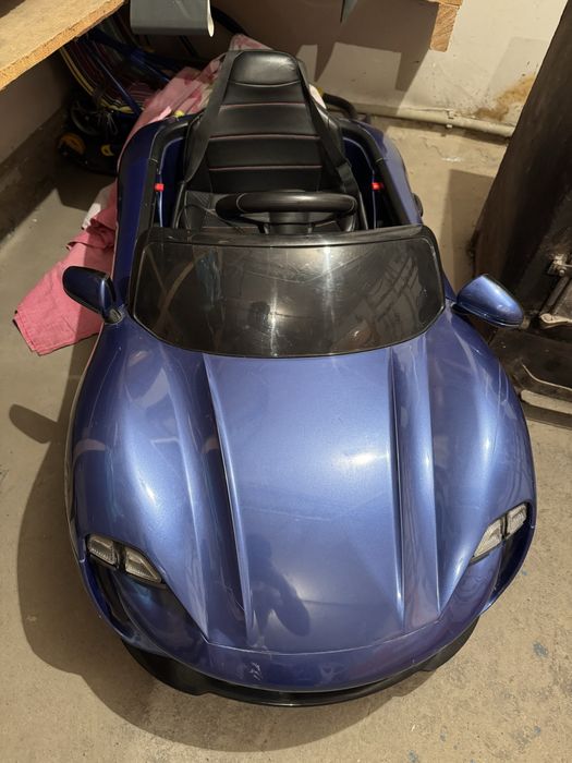 Детская машинка с пультом управления