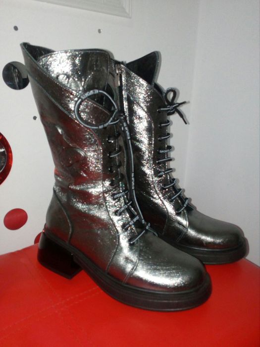 Ботуши в сребрист цвят естествена кожа