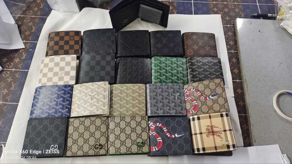 Портмоне Louis vuitton ,Gucci