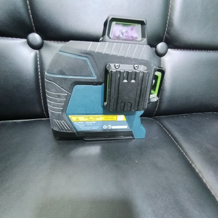 Лазерный уровен сотилади