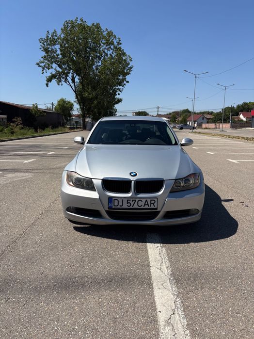 BMW    E90 318D.