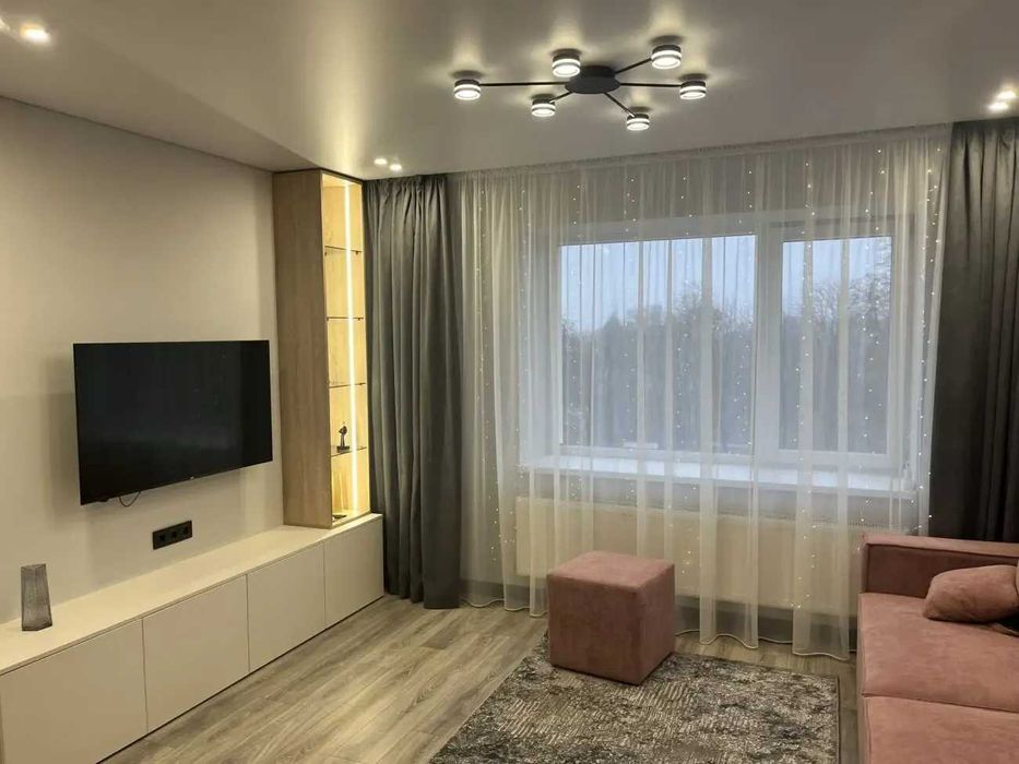 Дава се под наем Двустаен апартамент в София, Център - 56 кв.м за 407.49 € - Снимка #1