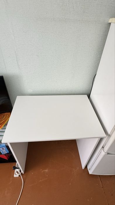 Срочно продам стол