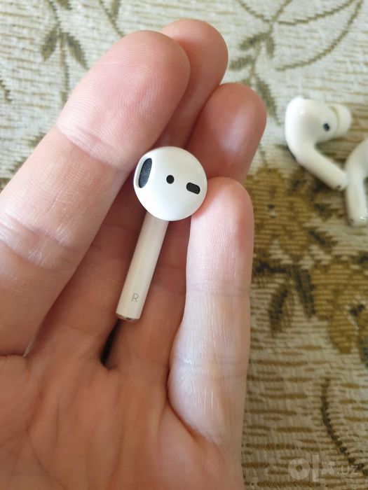 Продам оригинальный наушник Airpods 3 правый