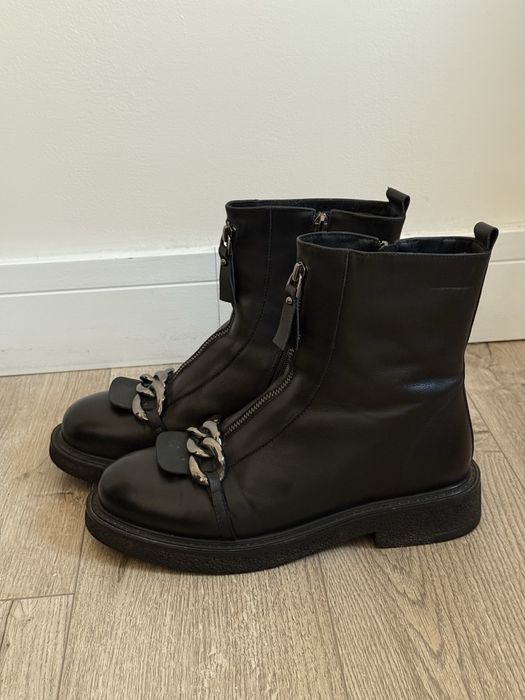 Зимние утепленные кожаные ботинки 38 р.