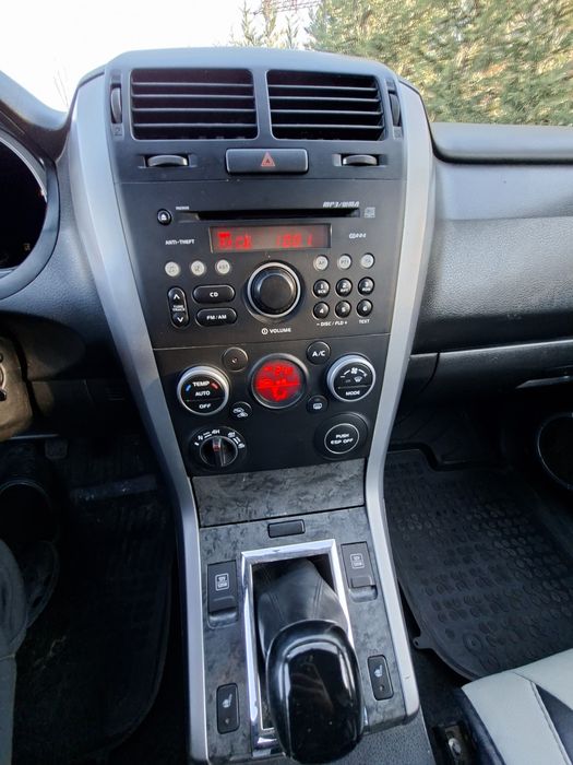 Suzuki grand vitara  2011