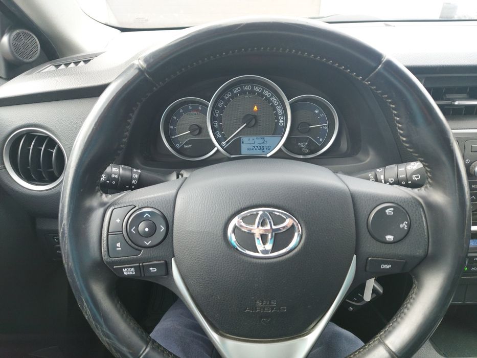 Vând Toyota Auris 2015 diesel 1.4d-4d