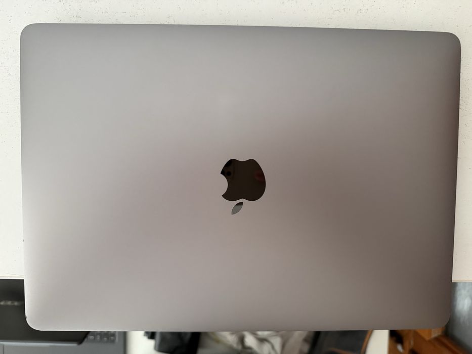 Macbook pro 2020/i5/8/512/ful box