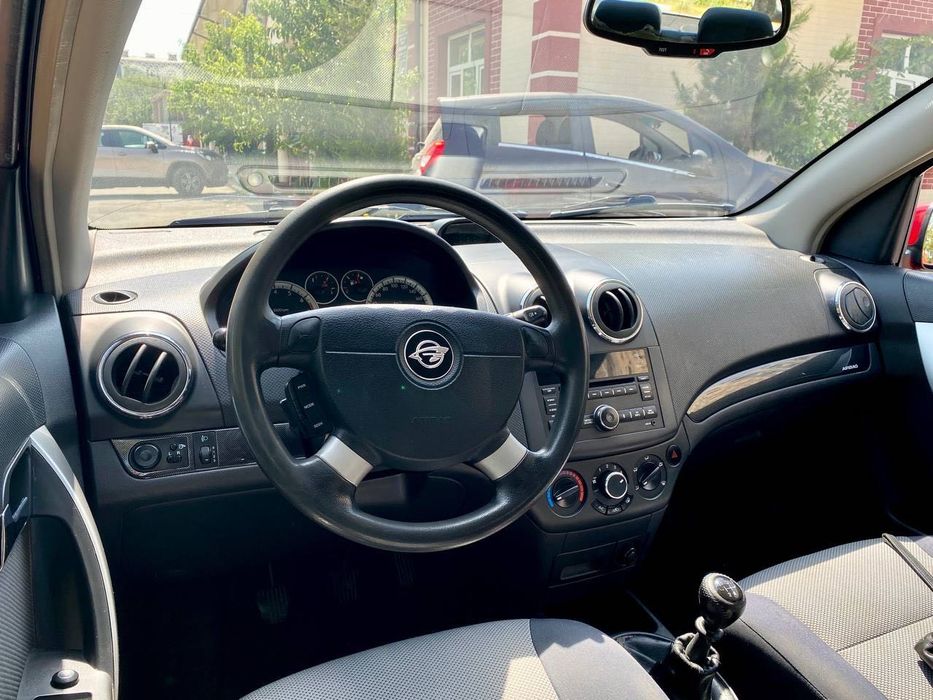 Равон Нексия 3 2017 красный