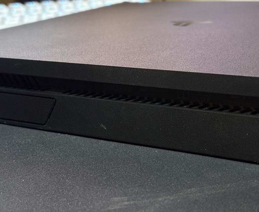 Vand playstation 4 Slim 1TB