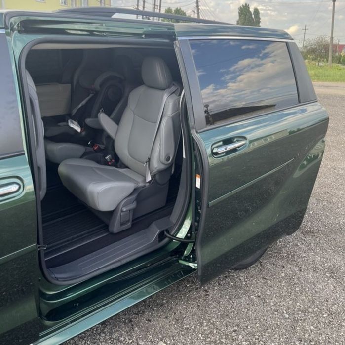 Услуги минивена с водителем и без Трансфер Экскурсии Туры Сопровождени