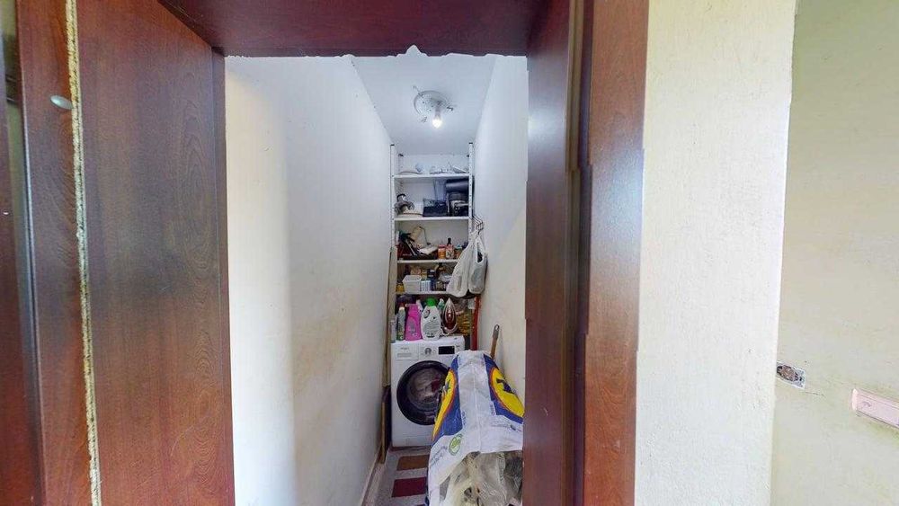 Просторен тристаен апартамент в к-с „Sunny House“, Ниска такса