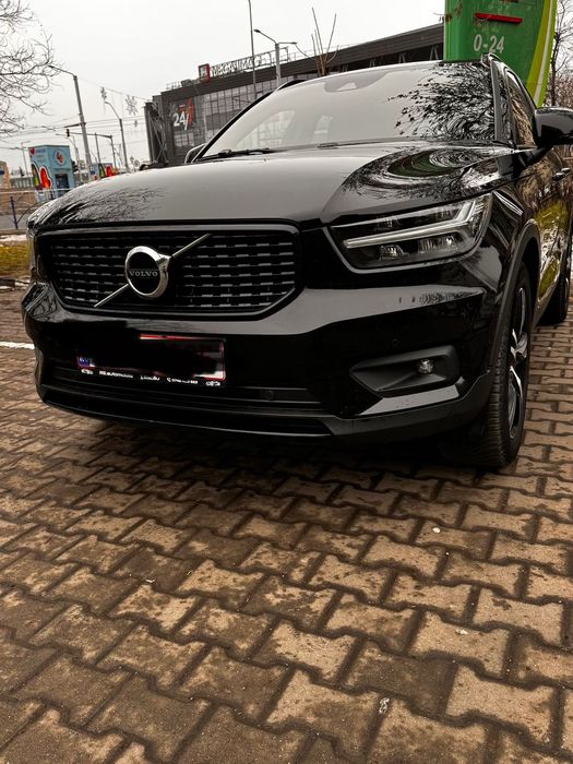 Volvo XC 40 R-Design 2.0 Benzina 190 cp