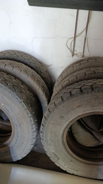 Шины на КамАЗ - ЗИЛ 9.00 R20