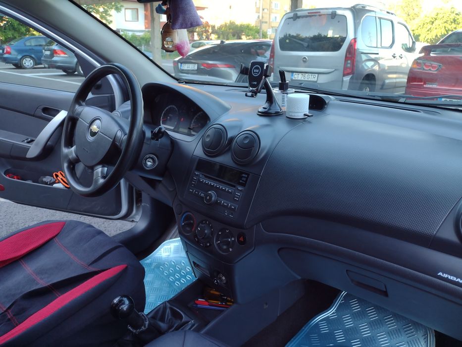 Vând Chevrolet Aveo