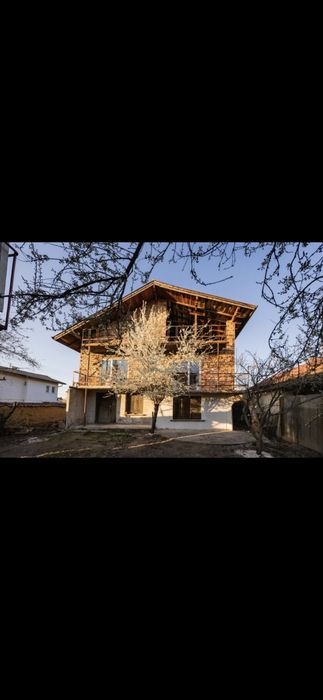 Продавам масивна Къща/Вила с.Караполци