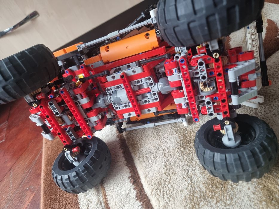 LEGO TECHNIC cu telecomandă