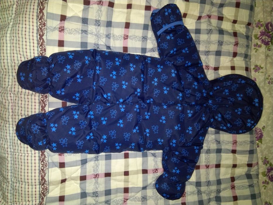 Комбинезон на малыша