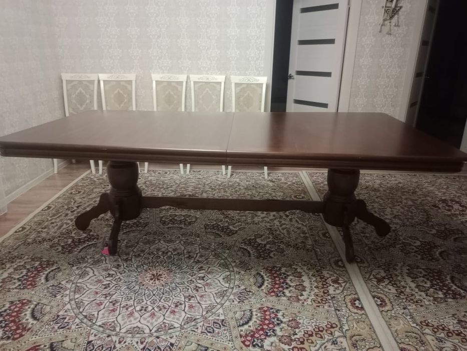 Продам гостиный стол