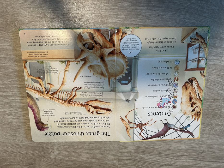 Carte Usborne Dinozauri