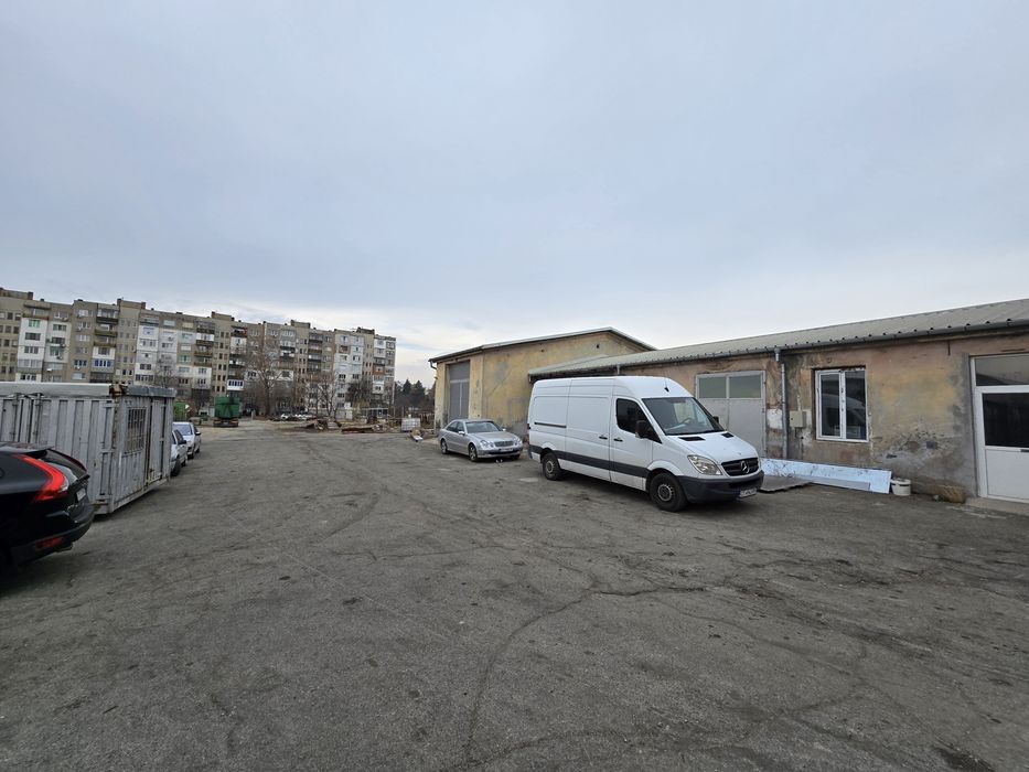 Продава се Промишлена сграда в Казанлък - 5015 кв.м за 339 €/кв.м - Снимка #3