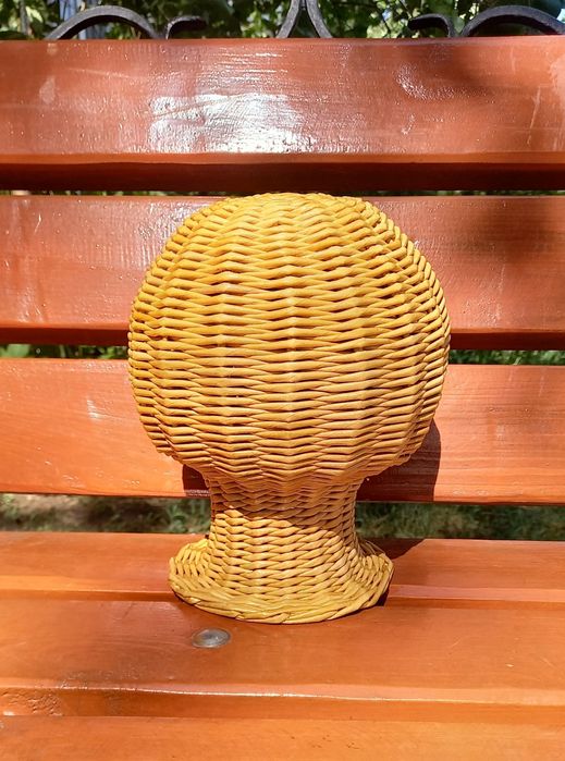 Манекен для демонстрации шапок