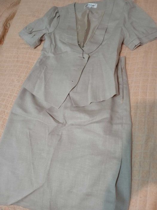 продается костюм платье и пиджак