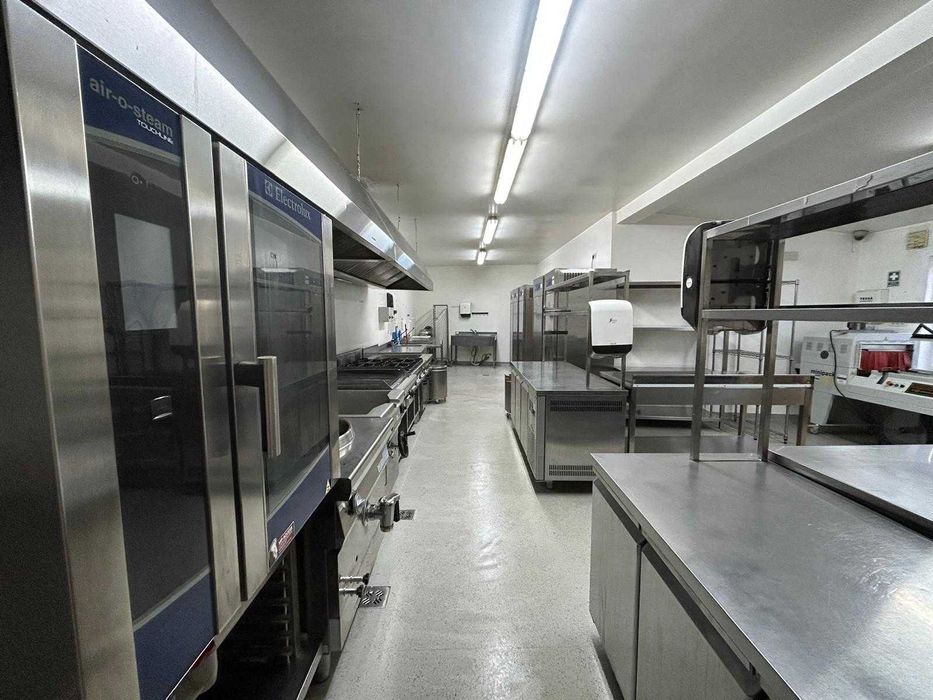 Bucătărie profesională complet utilată|catering/meal prep/disponibila