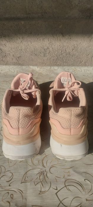 Продаю кросовки адидас