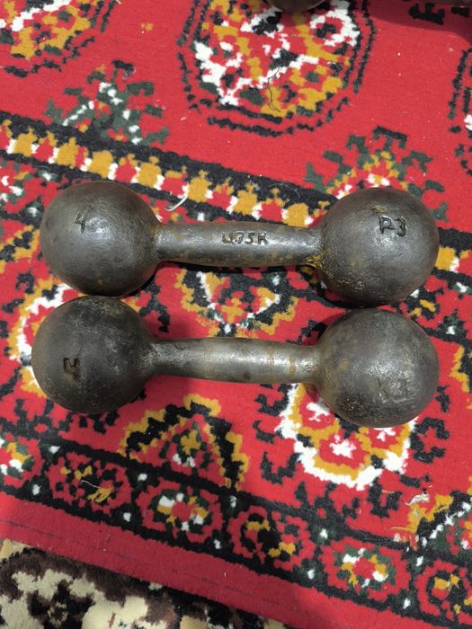 Гантели 4кг, 3кг