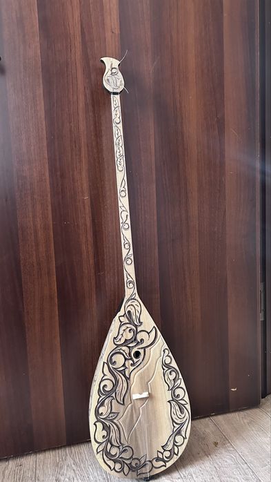 Домбра, ручная работа