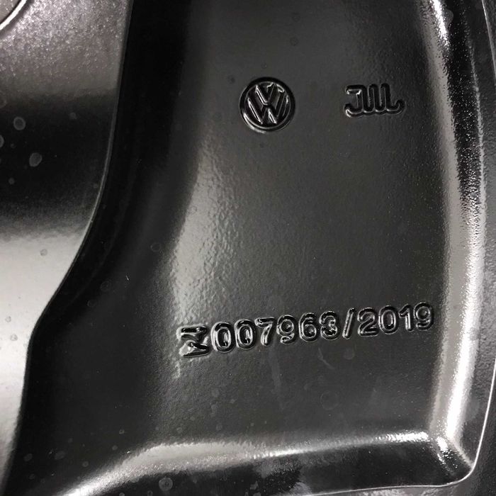 1x janta VW R21 9Jx21 ET42  ID4  "NAVRIK"  11A 601 025 K