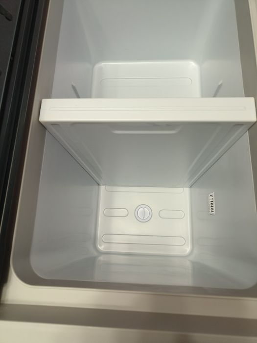 Хладилник фризер 55 литров