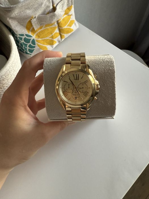 Часы MK Bradshaw