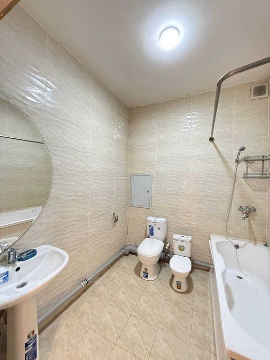 Yashnobod Kadesheva bozori Olmos metrosi yaqinida kvartira bor