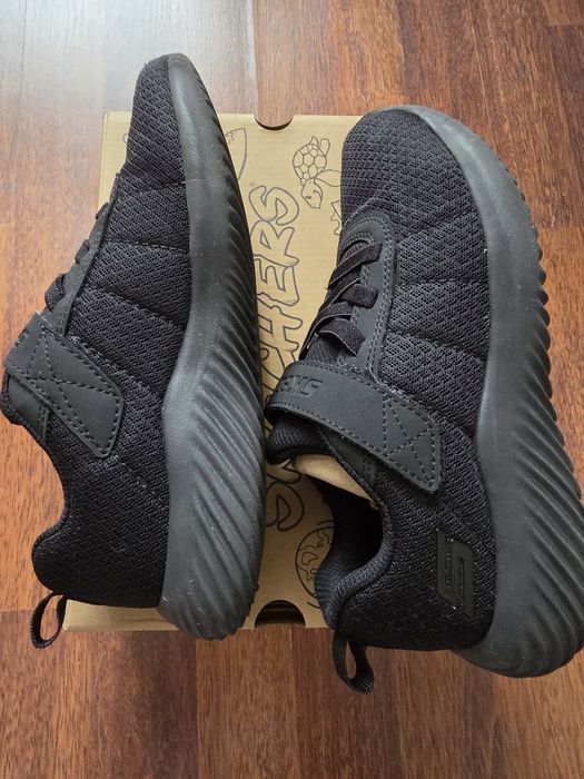 Adidasi Skechers 35