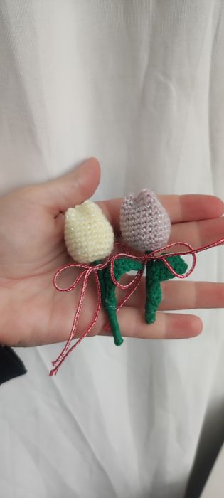 Брошка Лале-мартеница