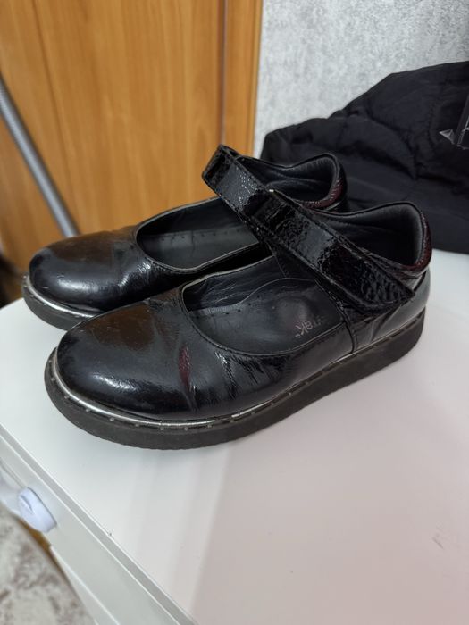 Кожаные туфельки на девочку