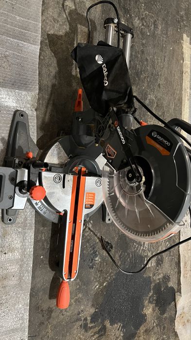 Настолен циркуляр DAEWOO