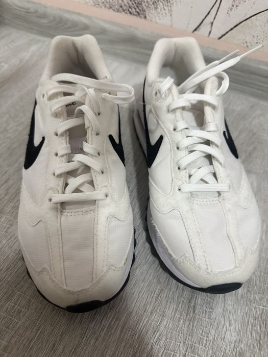 Маратонки Nike 37.5