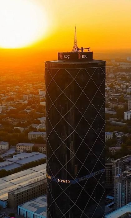 Продаётся 2х комнатная квартира в Piramit Tower,ул Бабура,ор 1 нот-я