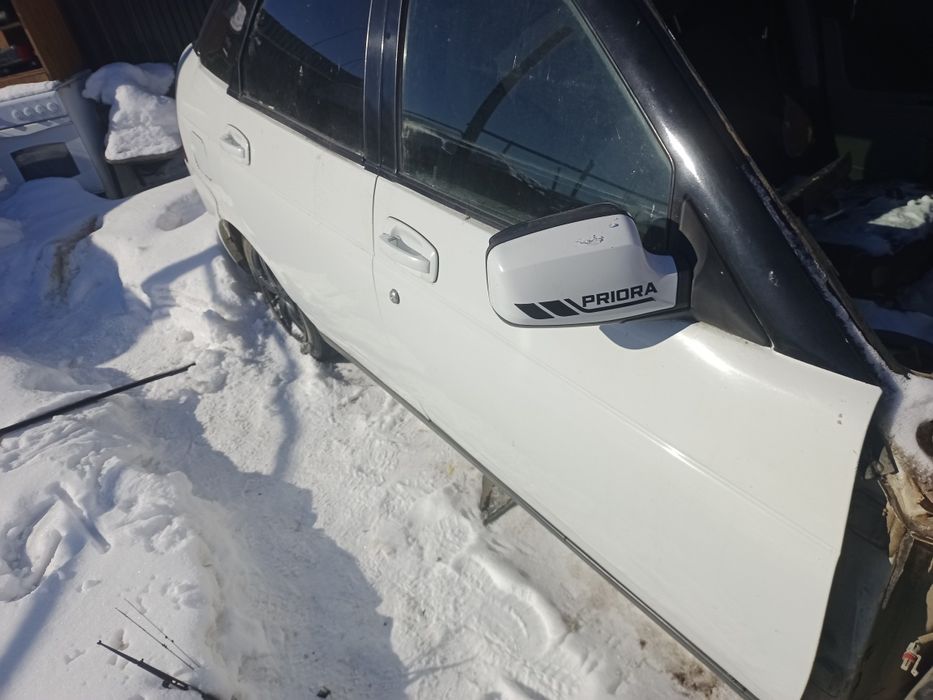 Продам двери на Приору хетчбек