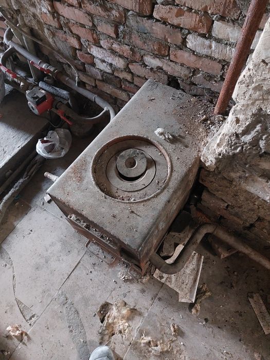 Печь на твёрдом топливе.