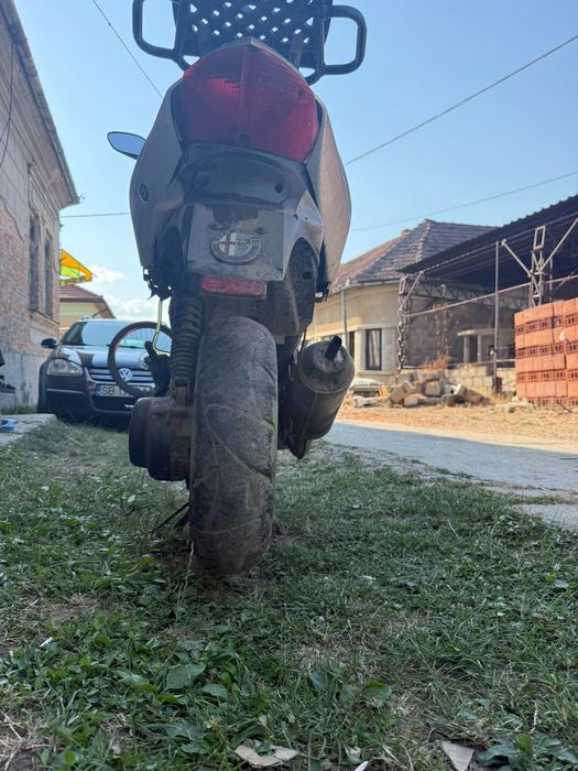 Pegeot Speedfight 2 2t vand are o problema prinde aer fals la toba trebuie poxipol