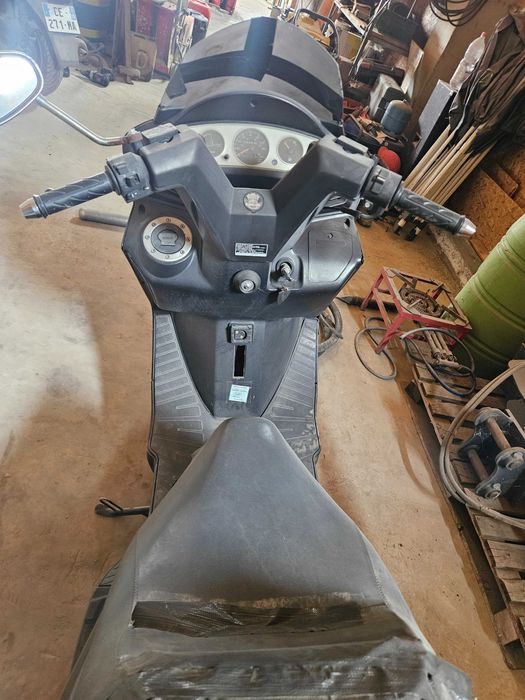 Vand patru scutere 125 cm3